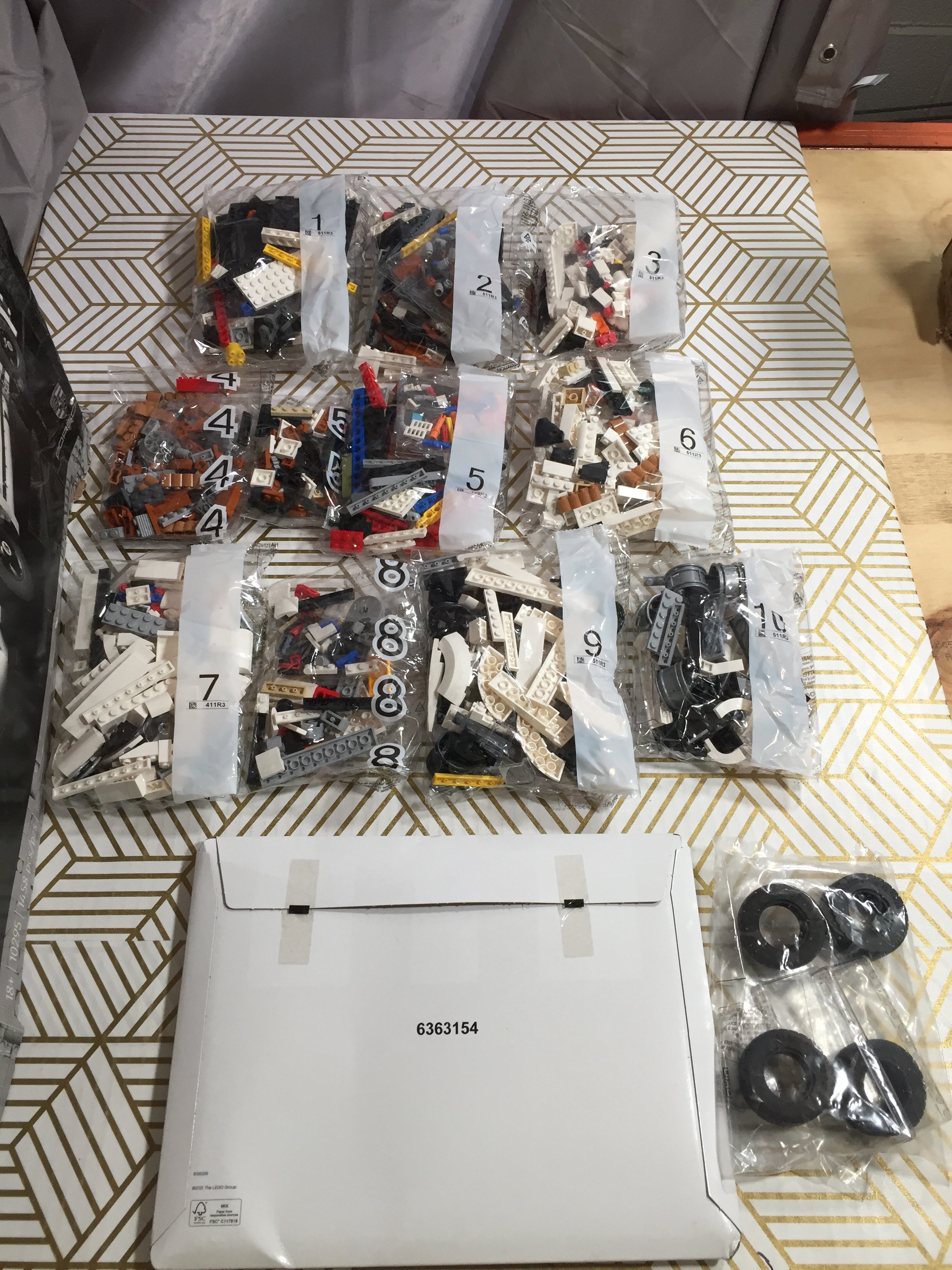 LEGO Icons Porsche 911 10295 Building Set, BOX DAMAGE/SEALED BAGS (8066827354350)